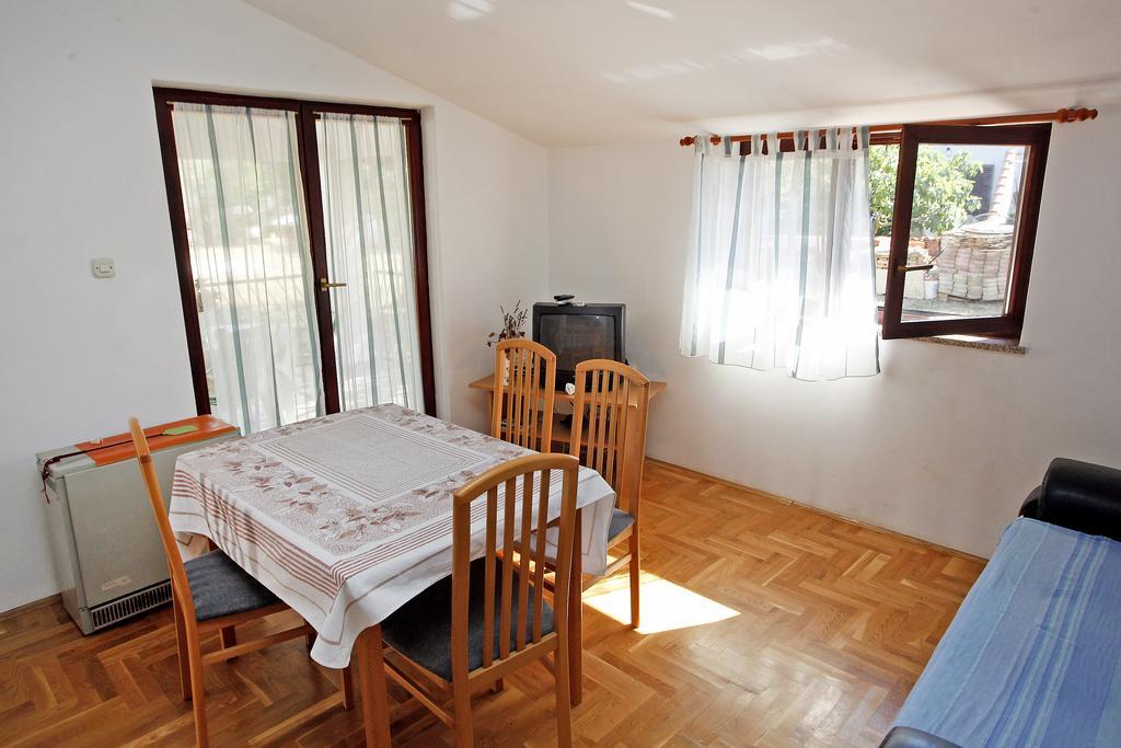 Apartments Pavic Valbandon Fažana Szoba fotó